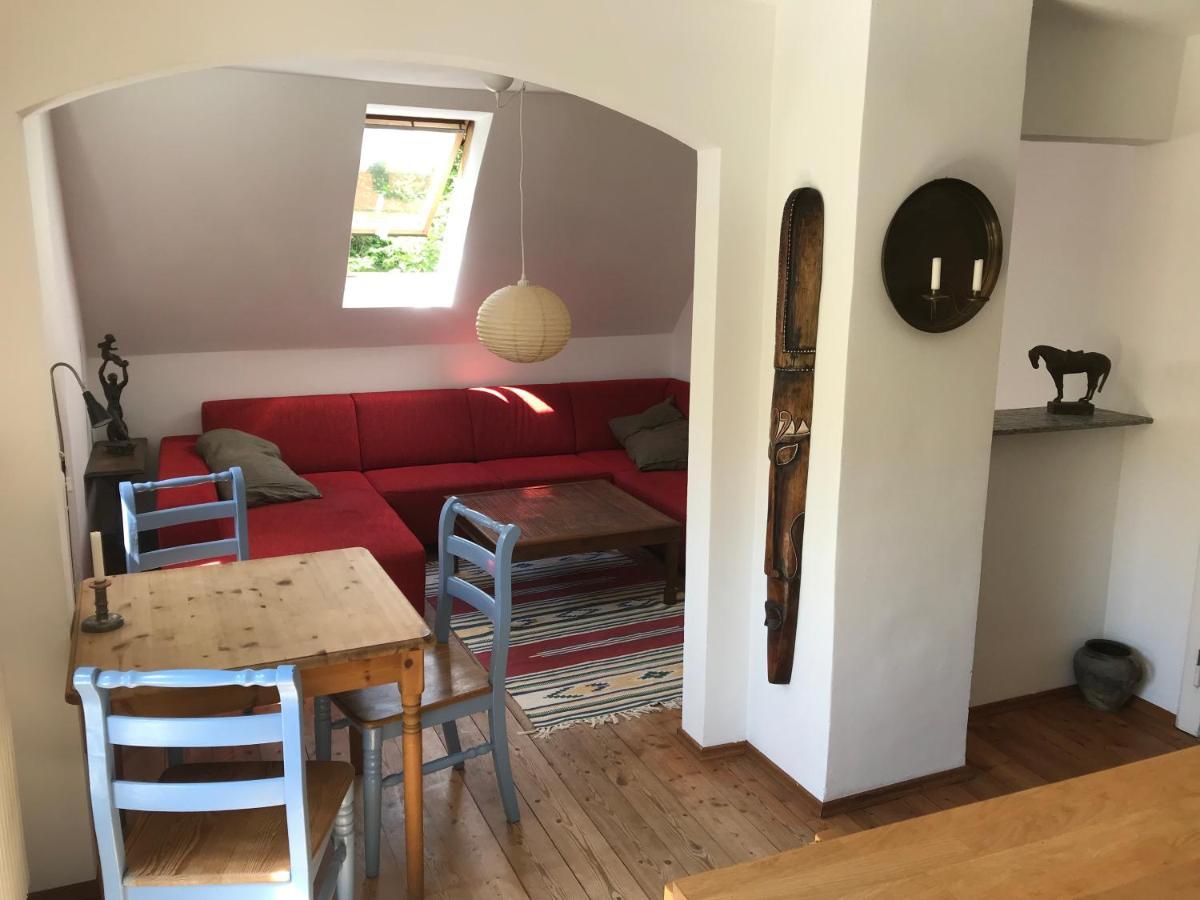 Charmante Altbau-dg-wohnung München
